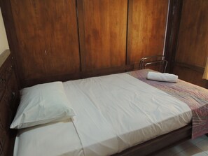 Chambre Familiale | Bureau, Wi-Fi gratuit, draps fournis