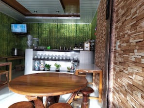 Lobby sitting area - Hotel Sumatera Balige (Balige)