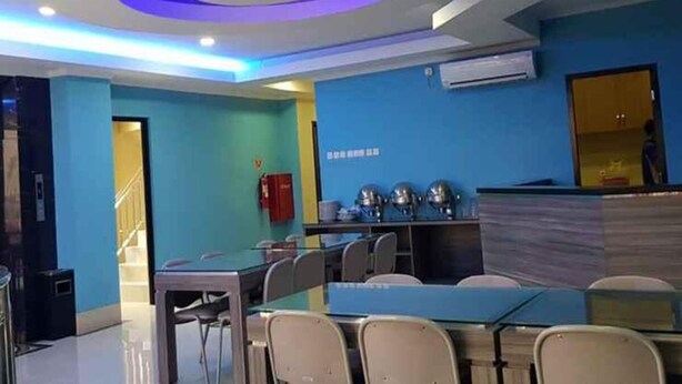 Breakfast area - Grand Wisma Davinci Sabrina (Jakarta)