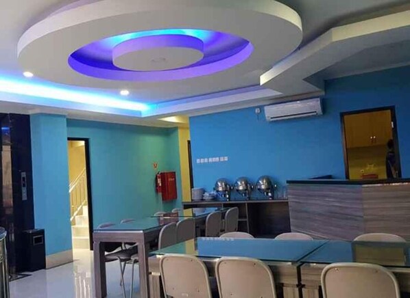 Breakfast area - Grand Wisma Davinci Sabrina (Jakarta)