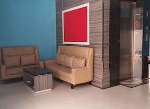 Lobby sitting area - Grand Wisma Davinci Sabrina (Jakarta)