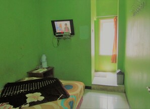 Standard Room | Desk