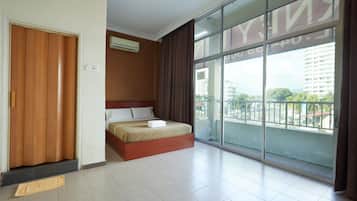 Deluxe Double Room, Balcony | Desk, free WiFi, bed sheets