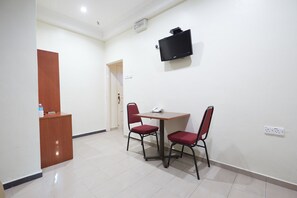 华丽双人房 | 办公桌、免费 WiFi、床单