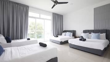 Desk, iron/ironing board, WiFi, bed sheets