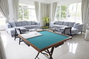 Premium Bungalow | Desk, iron/ironing board, WiFi, bed sheets - Desaru Arcadia Villa By Convergence (Bandar Penawar)