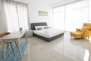 Quarto casal executivo (Garden) | Escrivaninha, ferros/tábuas de passar roupa, Wi-Fi (sobretaxa)