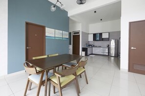 别墅, 4 间卧室 | 私人厨房 | 公用冰箱、餐桌