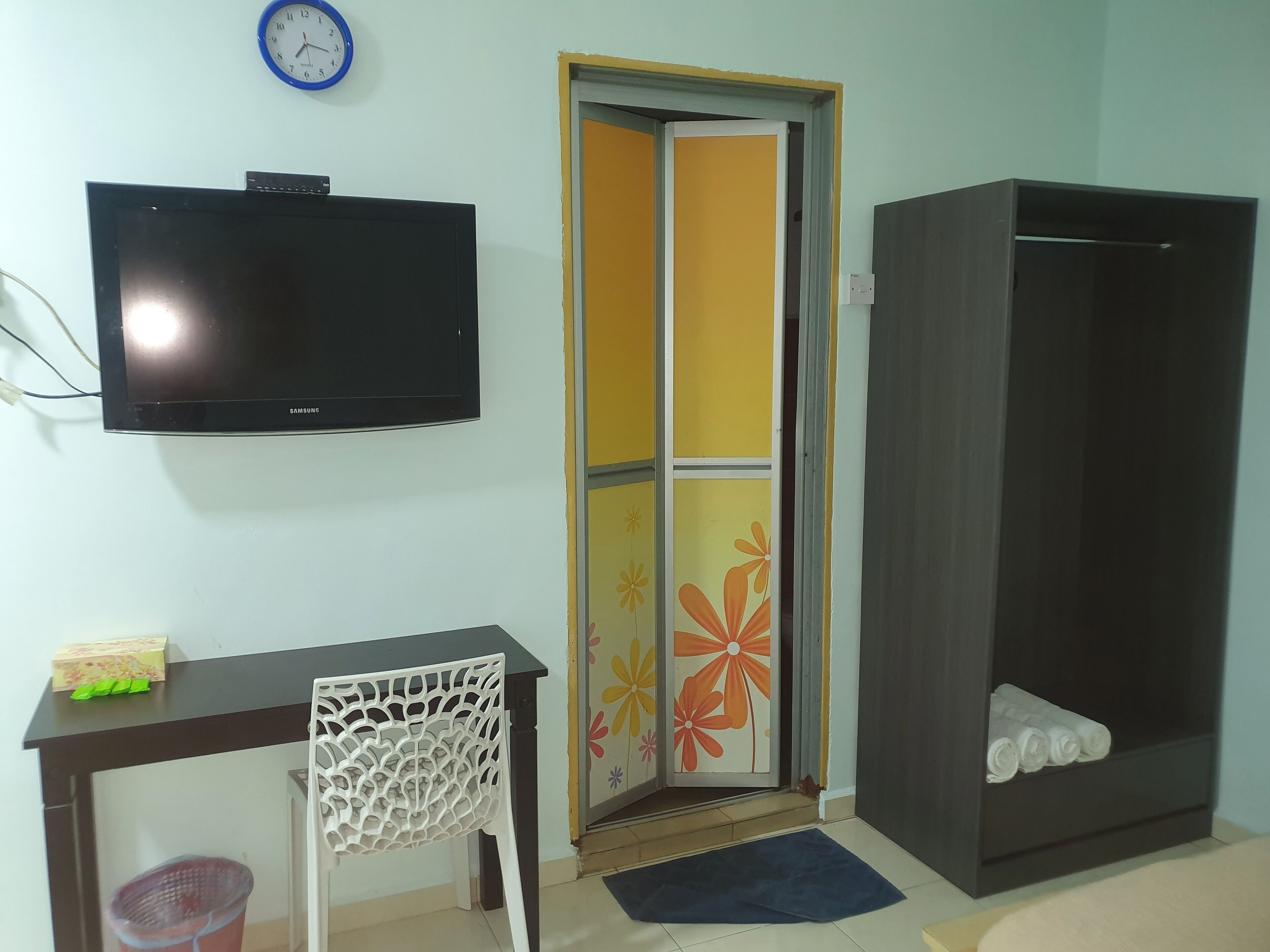 Quadruple Room | Desk, soundproofing, free WiFi, bed sheets