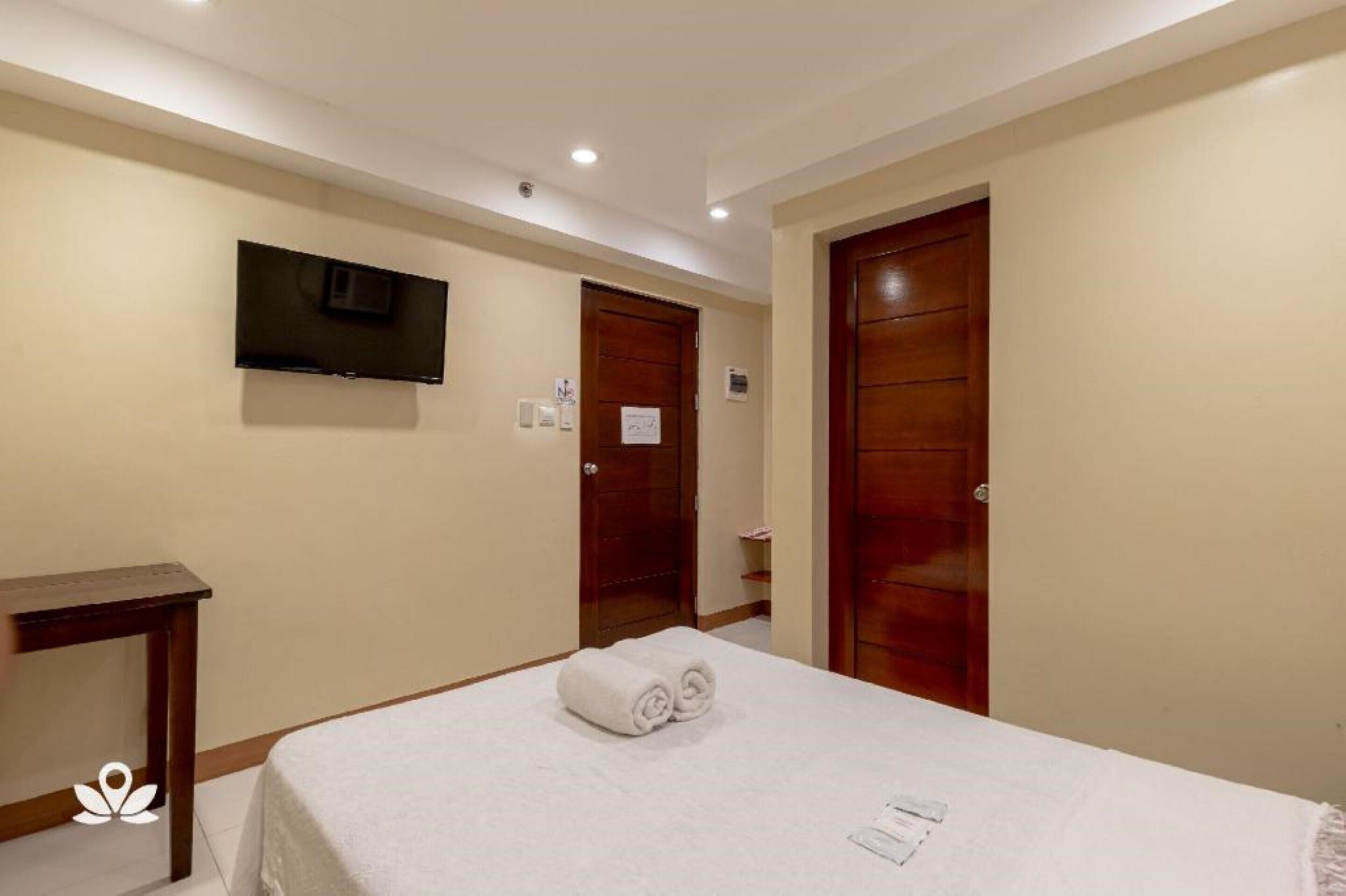 Standard Double Room | Desk, free WiFi, bed sheets
