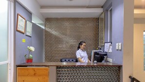 Reception - Planet G Hotel (San Juan)