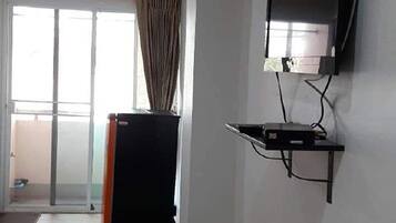 Standard Double Room | Desk, free WiFi, bed sheets
