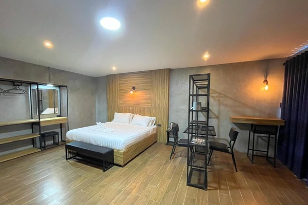 Deluxe Room | Desk, free WiFi, bed sheets