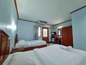 Chambre Standard avec lits jumeaux | Bureau, Wi-Fi gratuit