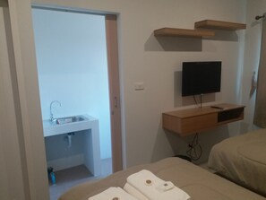 Standard Twin Room - Saney Apartment (Pak Chong)