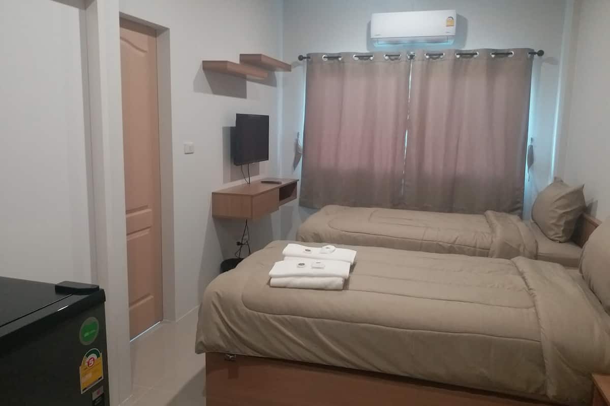 Habitación estándar con 2 camas individuales | Escritorio y wifi gratis