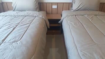Desk, free WiFi