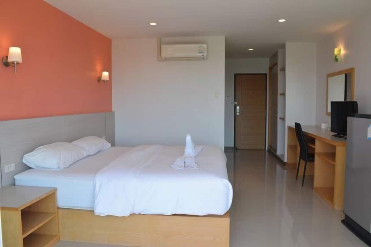 Meja kerja dan Wi-Fi gratis