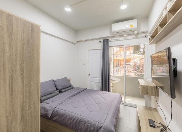 Deluxe Double Room | Free WiFi, bed sheets