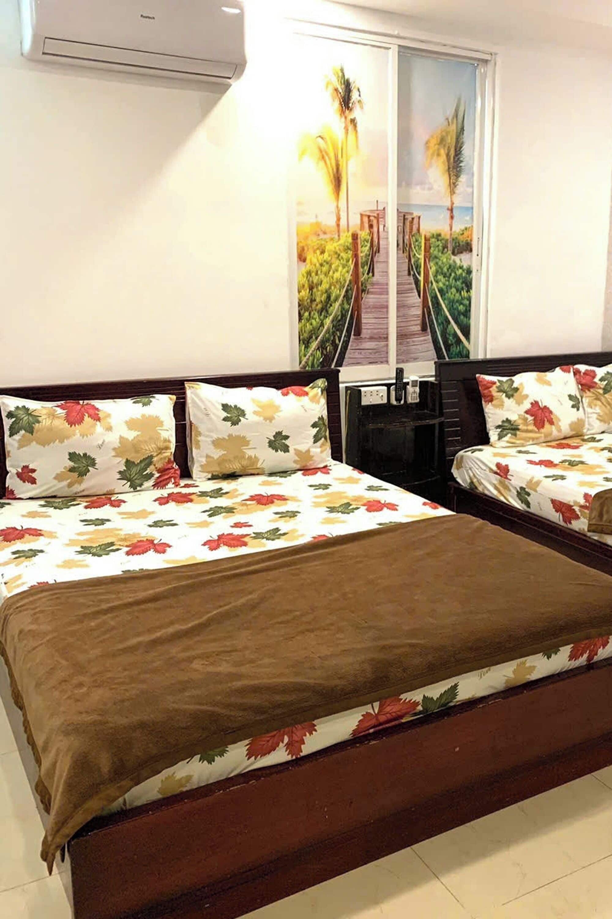 Superior Family | 办公桌、免费 WiFi、床单