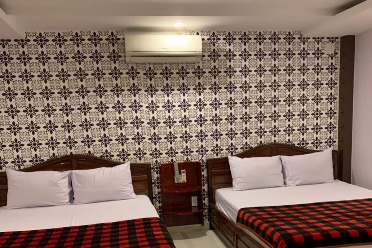 Superior Twin Room | Desk, free WiFi, bed sheets