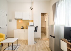 Private kitchen - Spring Gardens Apartment (Ho Chi Minh City)