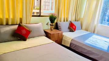 Deluxe-Vierbettzimmer | Schreibtisch, kostenloses WLAN