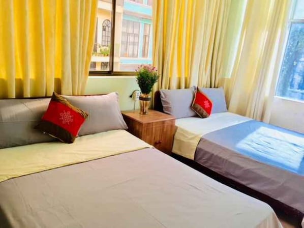 Deluxe Quadruple Room | Desk, free WiFi - Huu Nghi Hotel (Da Lat)