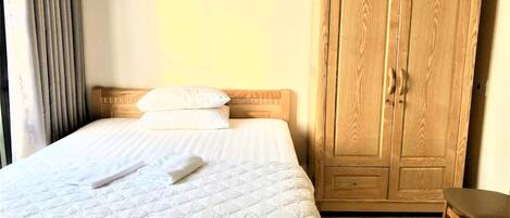 Desk, free WiFi, bed sheets