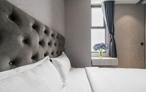 Standard Double Room | Free WiFi, bed sheets - Mari Hotel (Ho Chi Minh City)