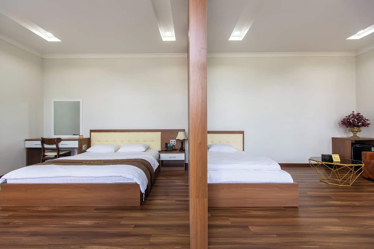 Deluxe Quad with windows | 迷你吧、書桌、熨斗/熨衫板、免費 Wi-Fi