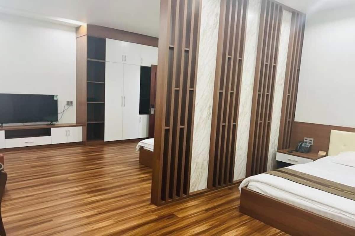 Minibar, escritorio, tabla de planchar con plancha y wifi gratis