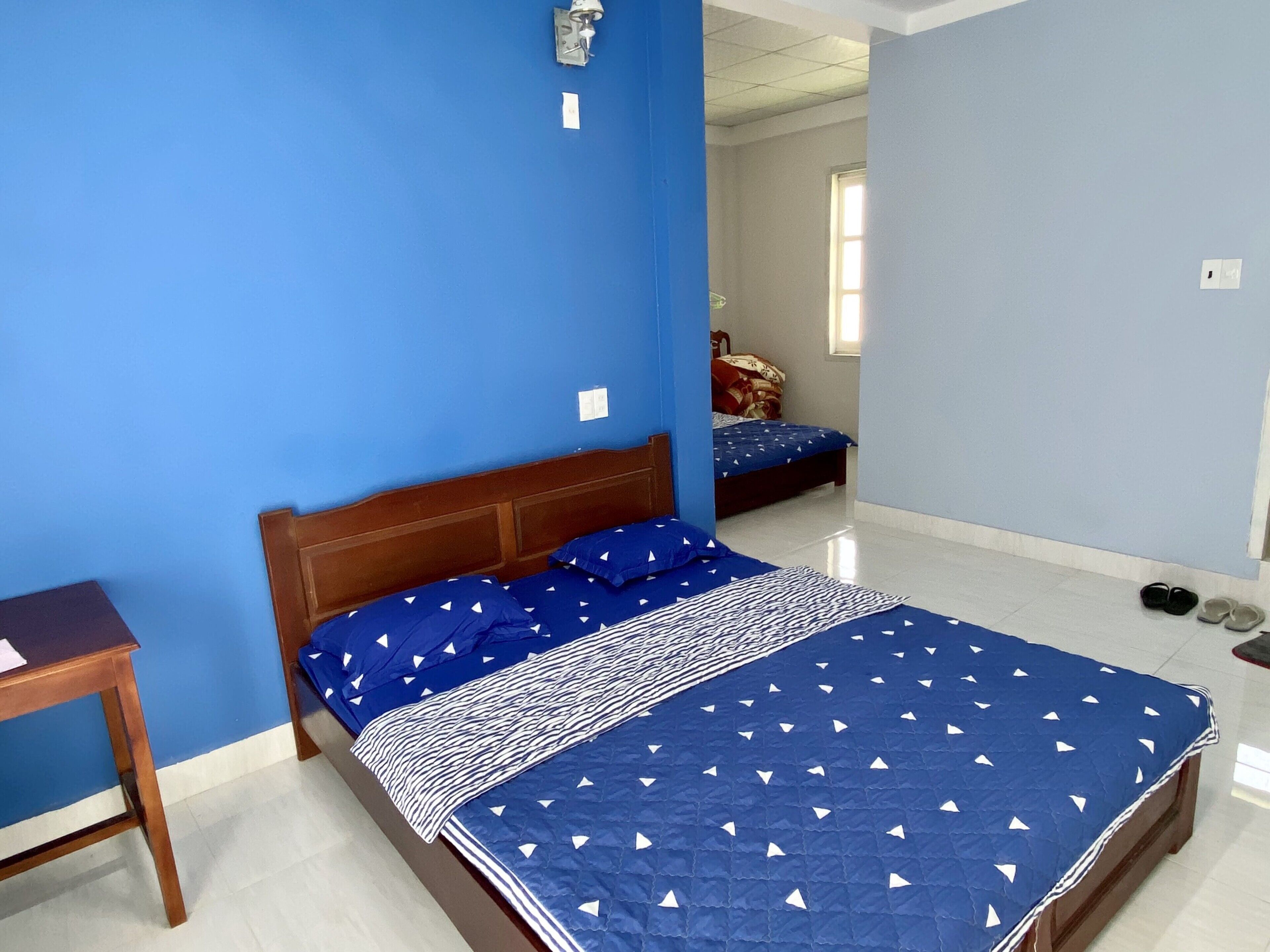 Family Room | Desk, free WiFi, bed sheets