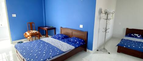 Familieværelse | Skrivebord, gratis Wi-Fi, sengetøj