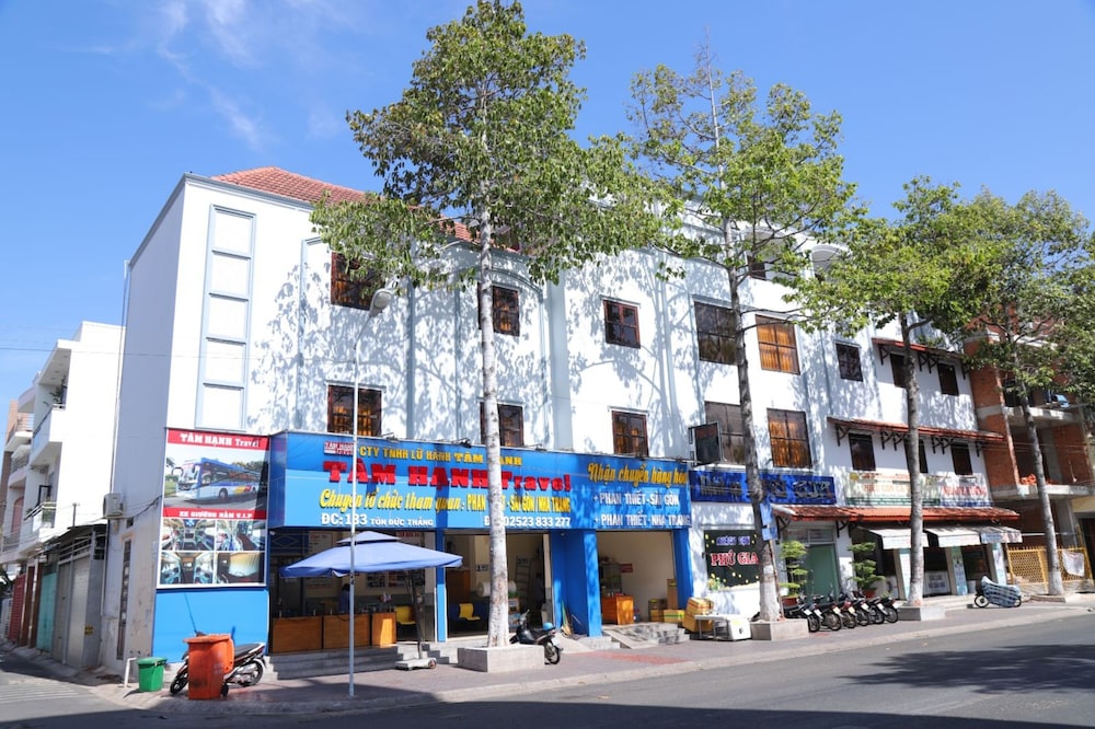 Khách sạn Phú Gia