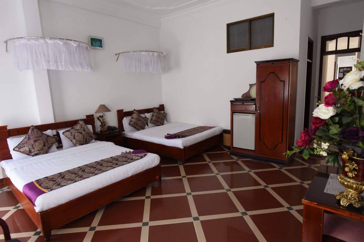 Family Room | Free WiFi