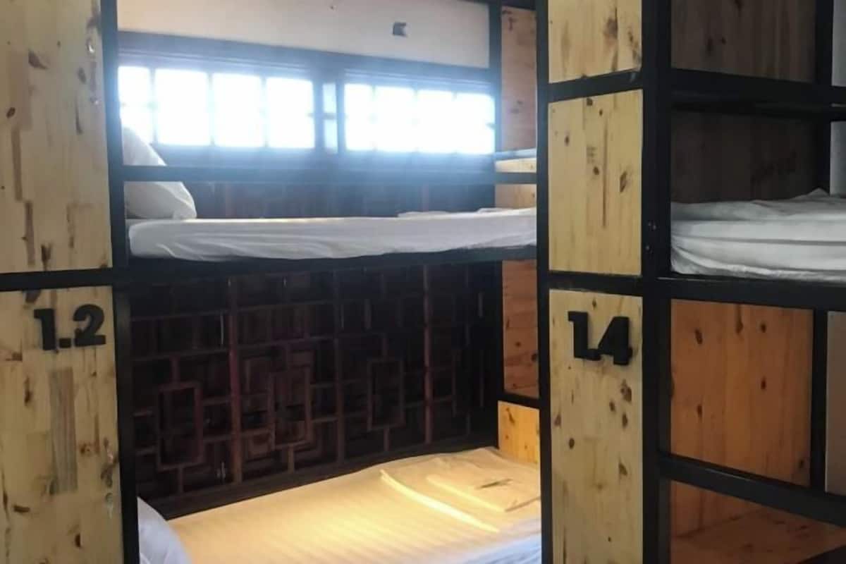 Minibar, desk, soundproofing, iron/ironing board