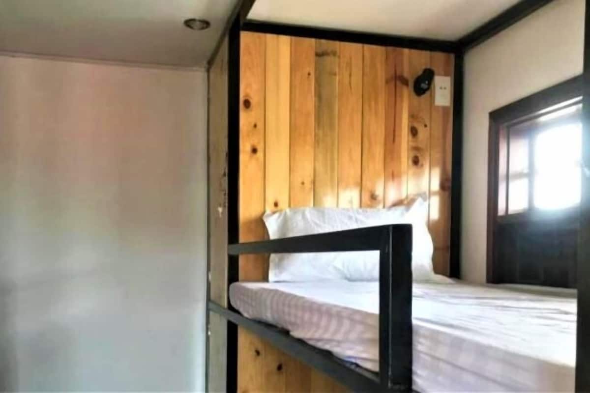 Minibar, bureau, chambres insonorisées, fer et planche à repasser