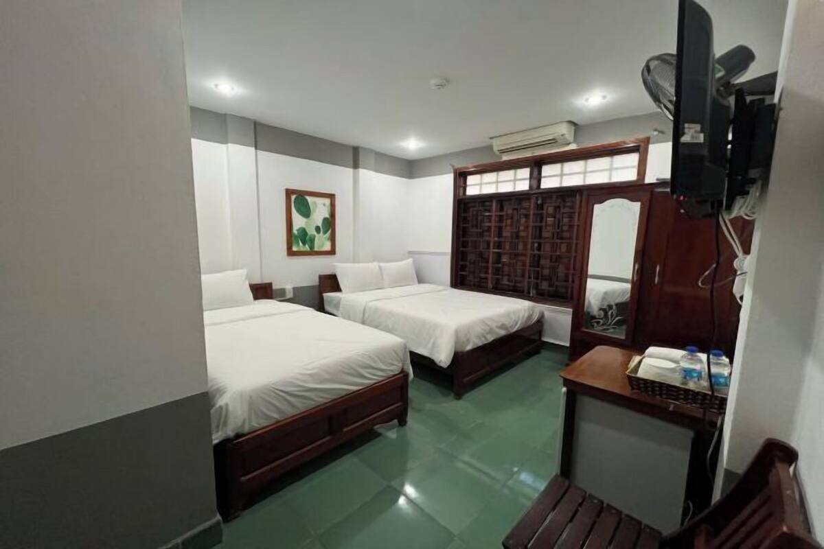 Minibar, Schreibtisch, schallisolierte Zimmer, Bügeleisen/Bügelbrett
