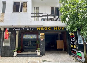 Mặt tiền nơi lưu trú