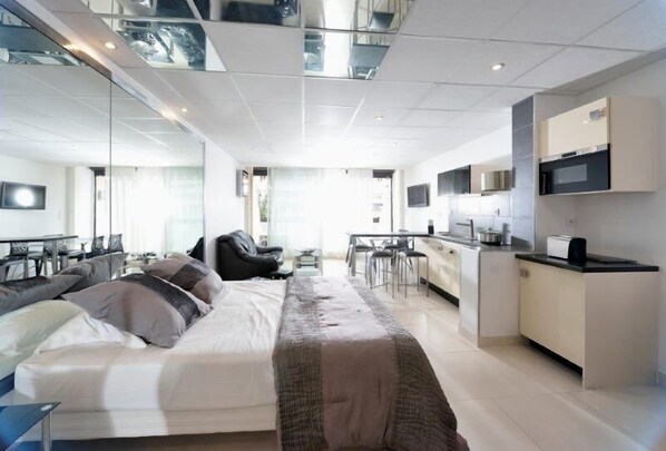 Individually decorated, individually furnished, bed sheets