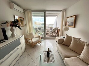 Télévision à écran plat