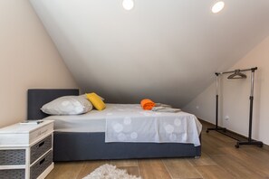 Apartment (Three Bedroom Apartment with Terrace) | 3 bedrooms, free WiFi - Apartment Ivana (Dubrovnik)