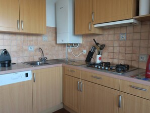 Microwave, dishwasher