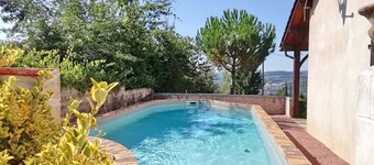 â
â
â
 INSOLITE : une maison au charme atypique, avec piscine â
â
â