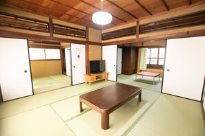 Interior - Waka (Osaka)