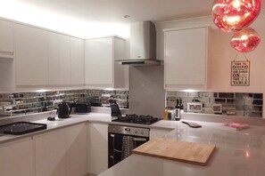 Apartment (1 Bedroom) | Private kitchen