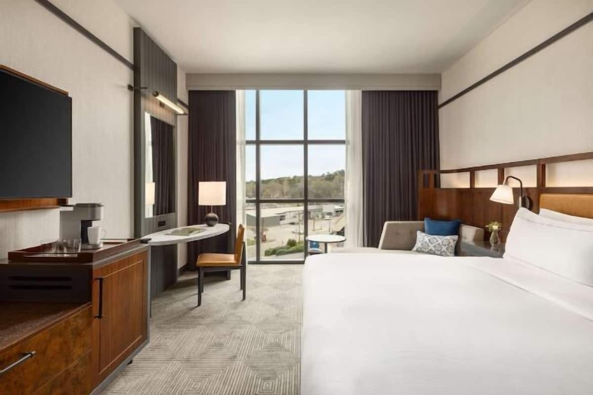 In-room safe, individually furnished, desk, laptop workspace