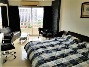 Studio | WiFi, bed sheets