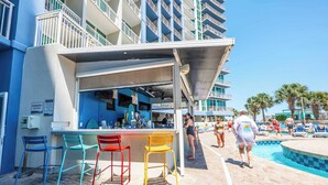 Bar (on property) - 8th Floor with Stunning Views Contemporary Oceanfront (North Myrtle Beach)